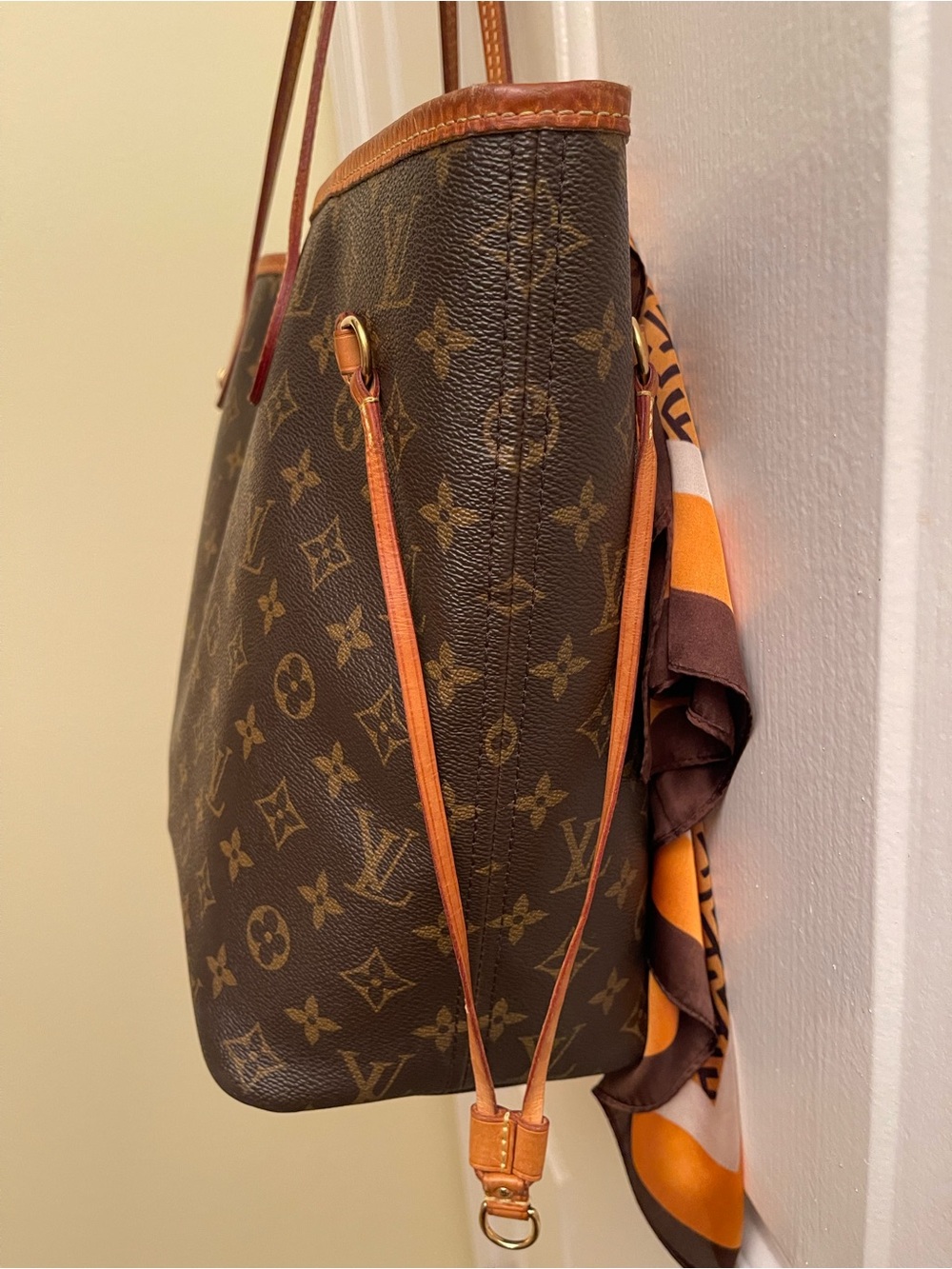 Louis Vuitton Monogram Neverfull MM Canvas Tote With Leather Trim and Dust Bag - Picture 4 of 16